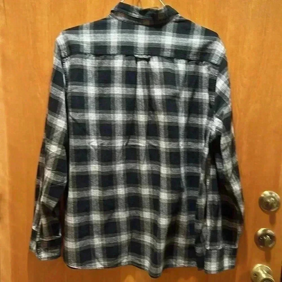 Eddie Bauer black long sleeve flannel - Picture 4 of 4